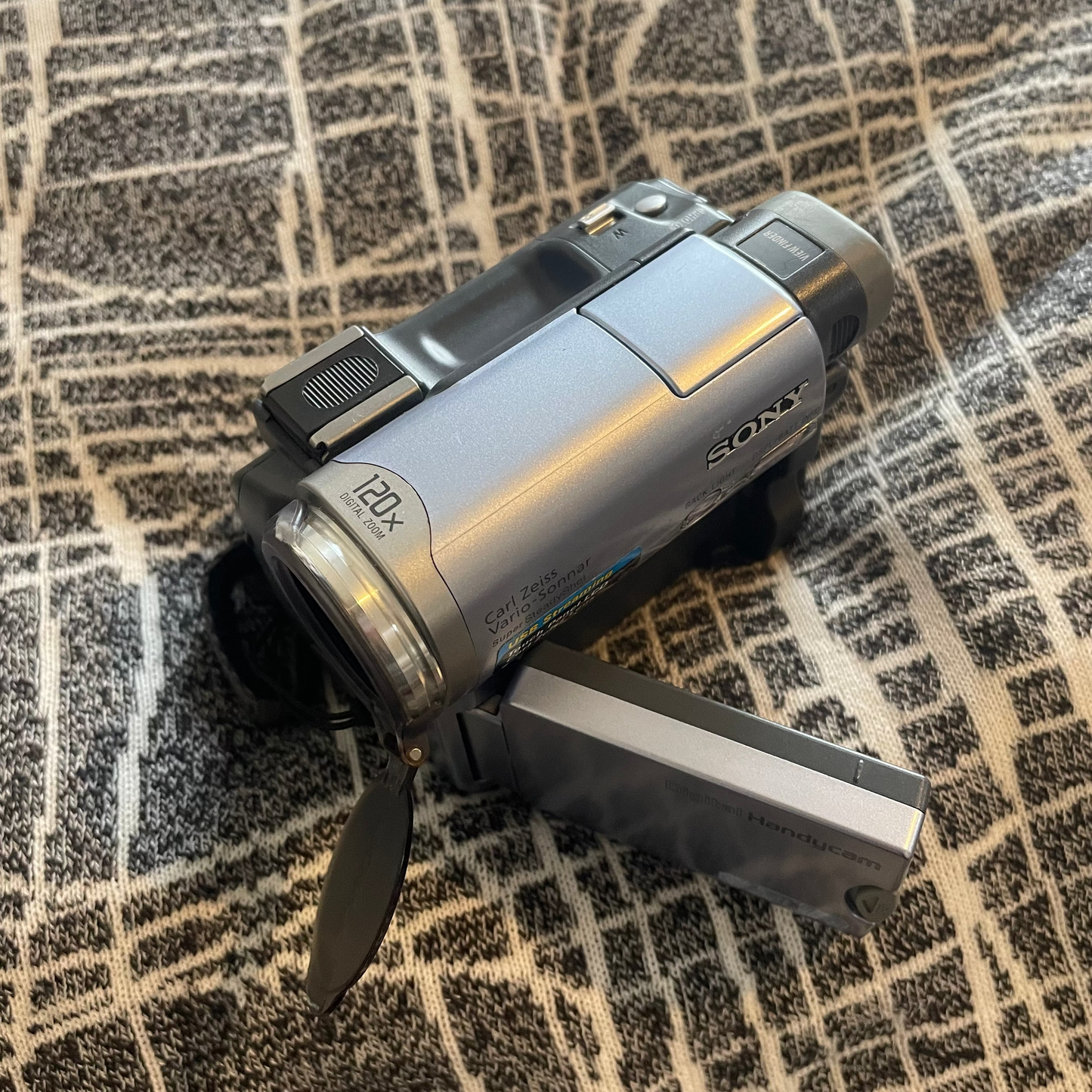 Sony DCR-TRV14E Handycam (Full Kit)