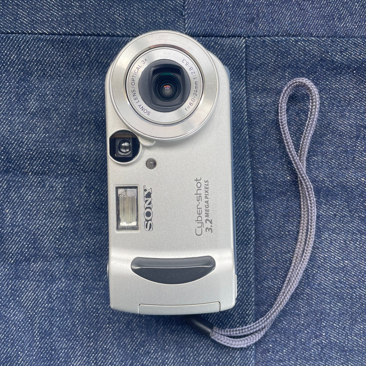 Sony Cybershot Digital Camera (Chrome)