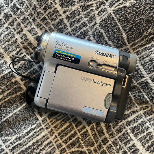 Sony DCR-TRV14E Handycam (Full Kit)