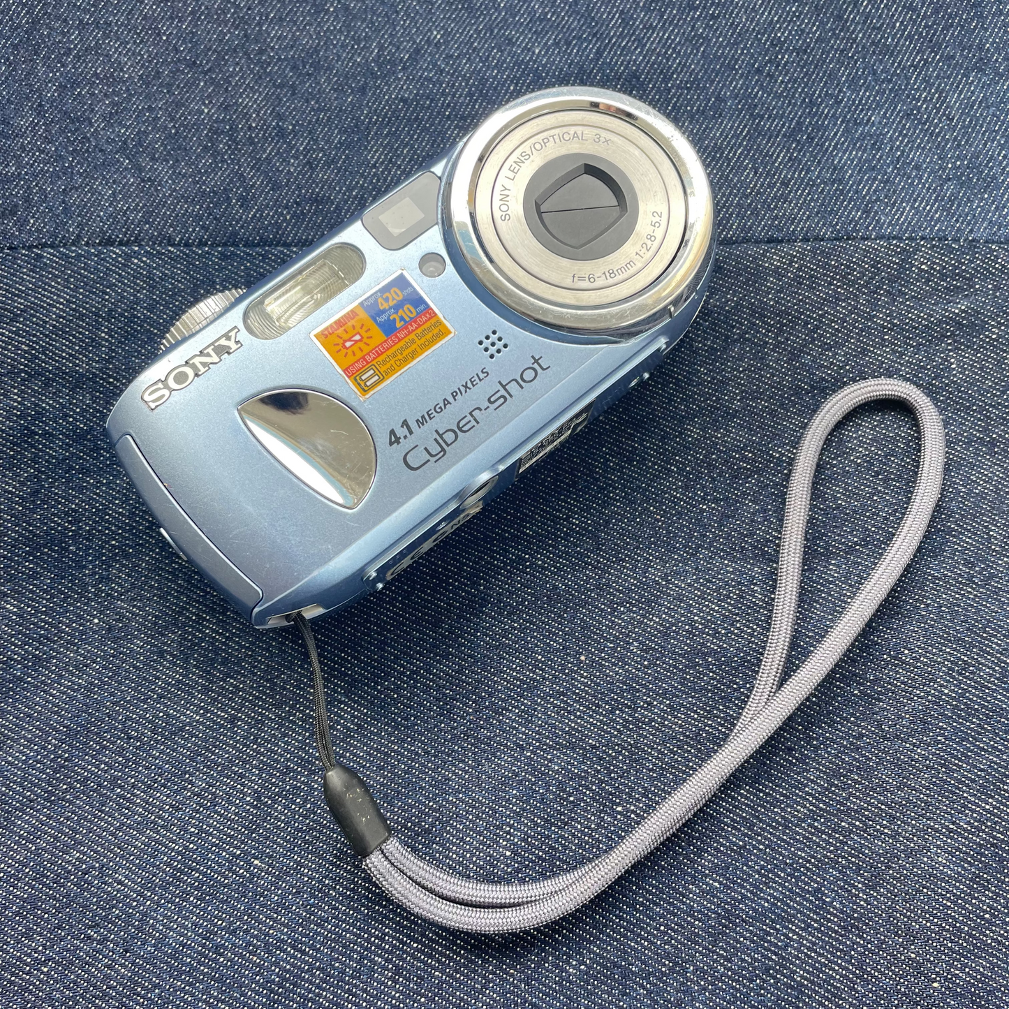 Sony Cyber-shot DSC-P73 Digital Camera