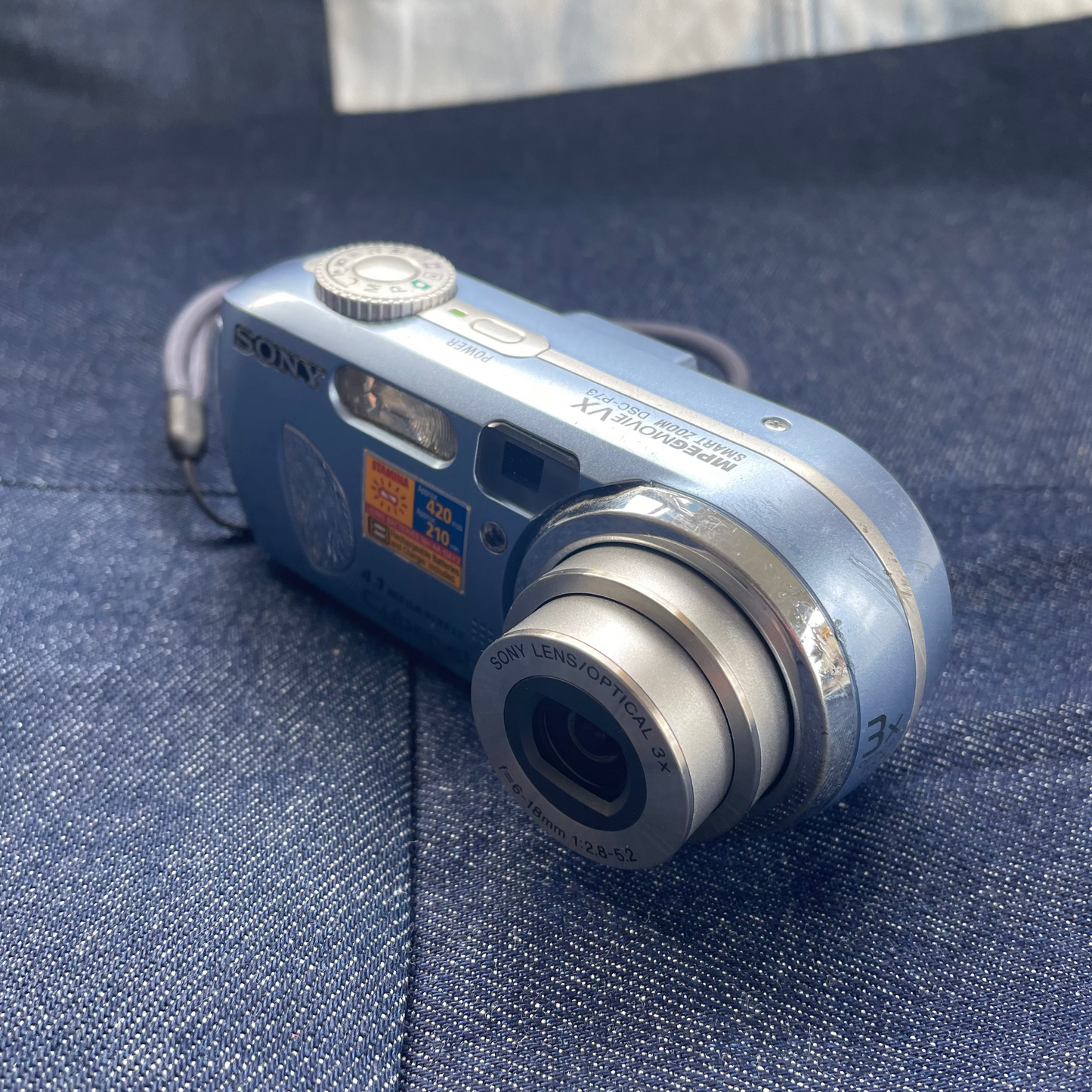 Sony Cyber-shot DSC-P73 Digital Camera