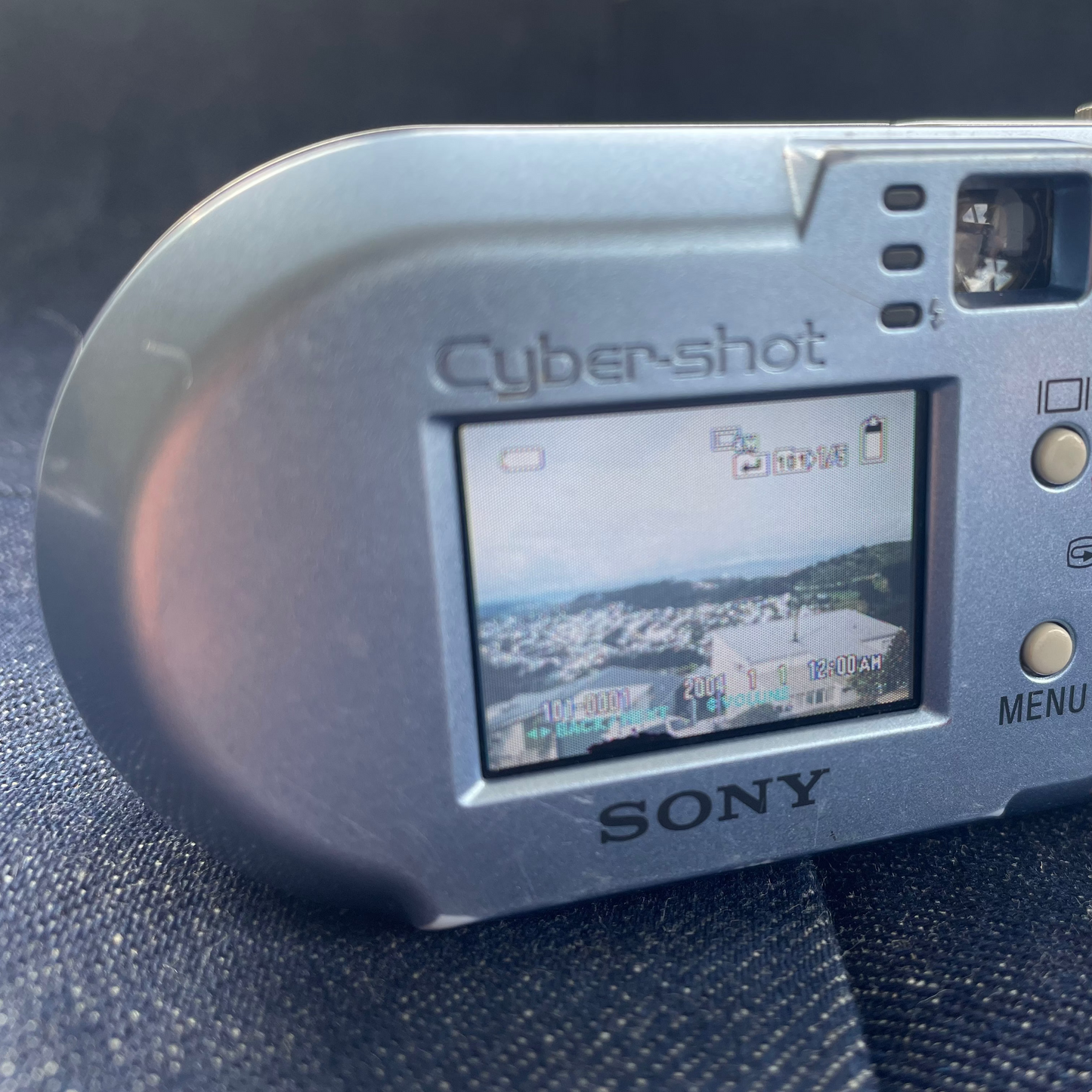 Sony Cyber-shot DSC-P73 Digital Camera