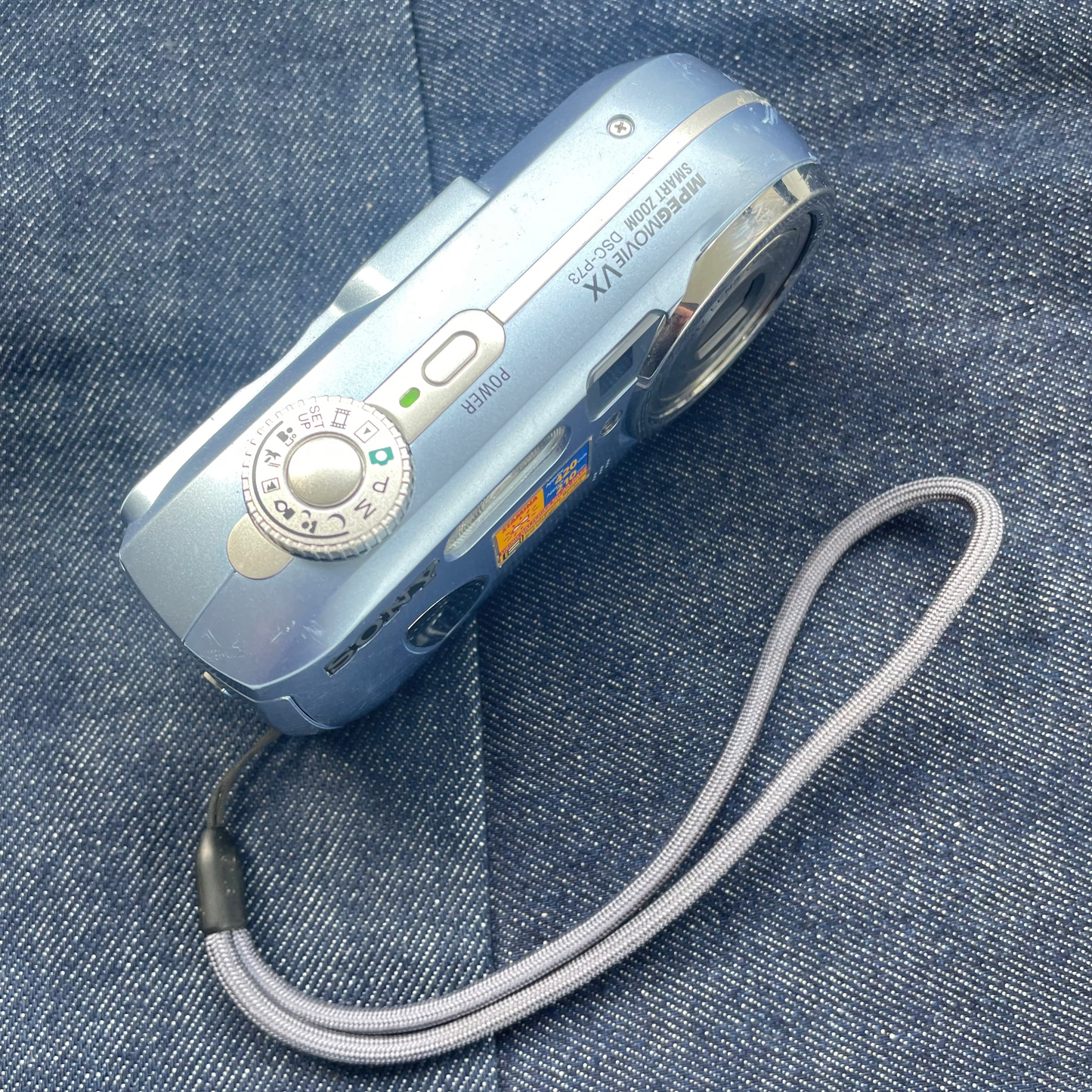 Sony Cyber-shot DSC-P73 Digital Camera