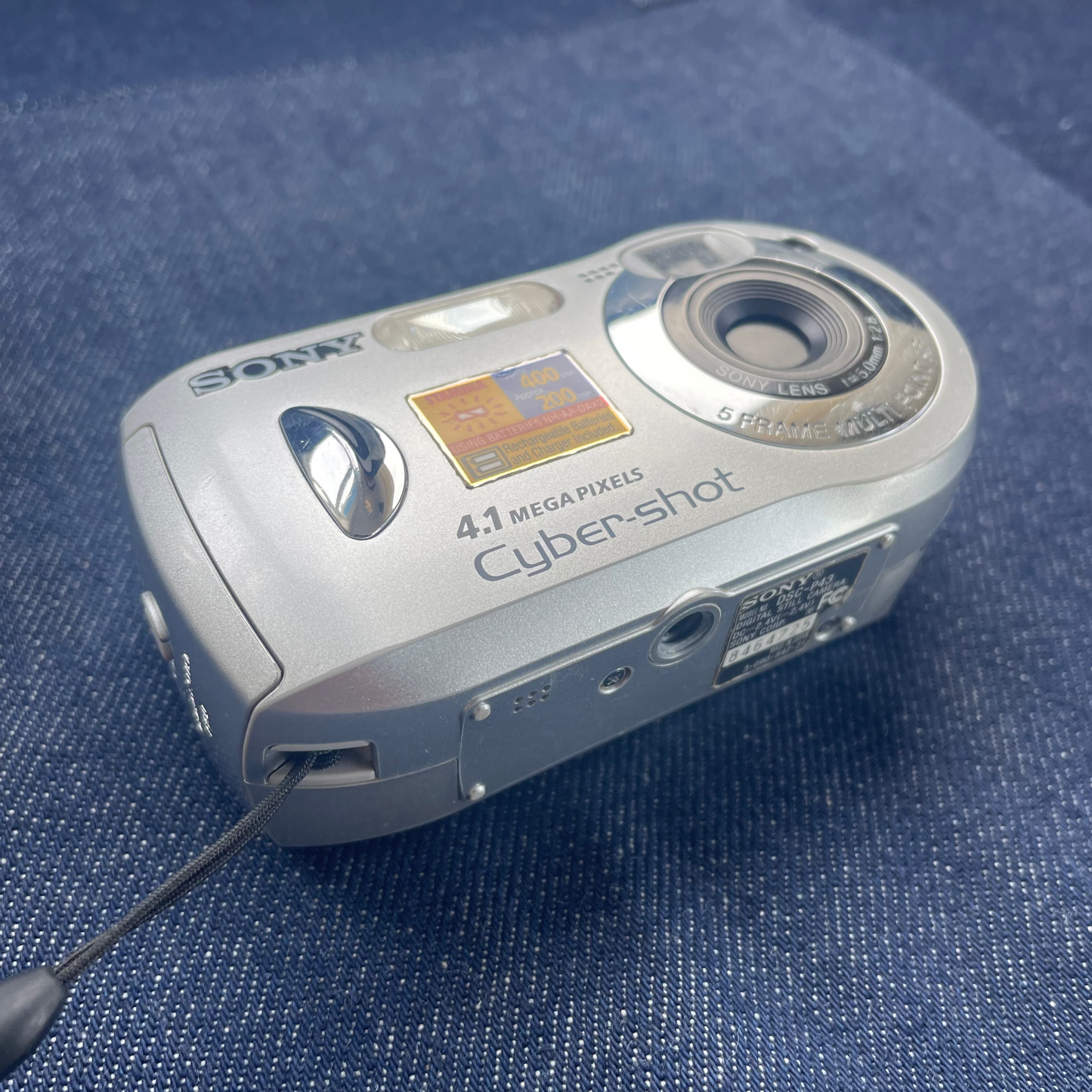 Sony Cybershot DSC-P43 Digital Camera (Colour Chrome)
