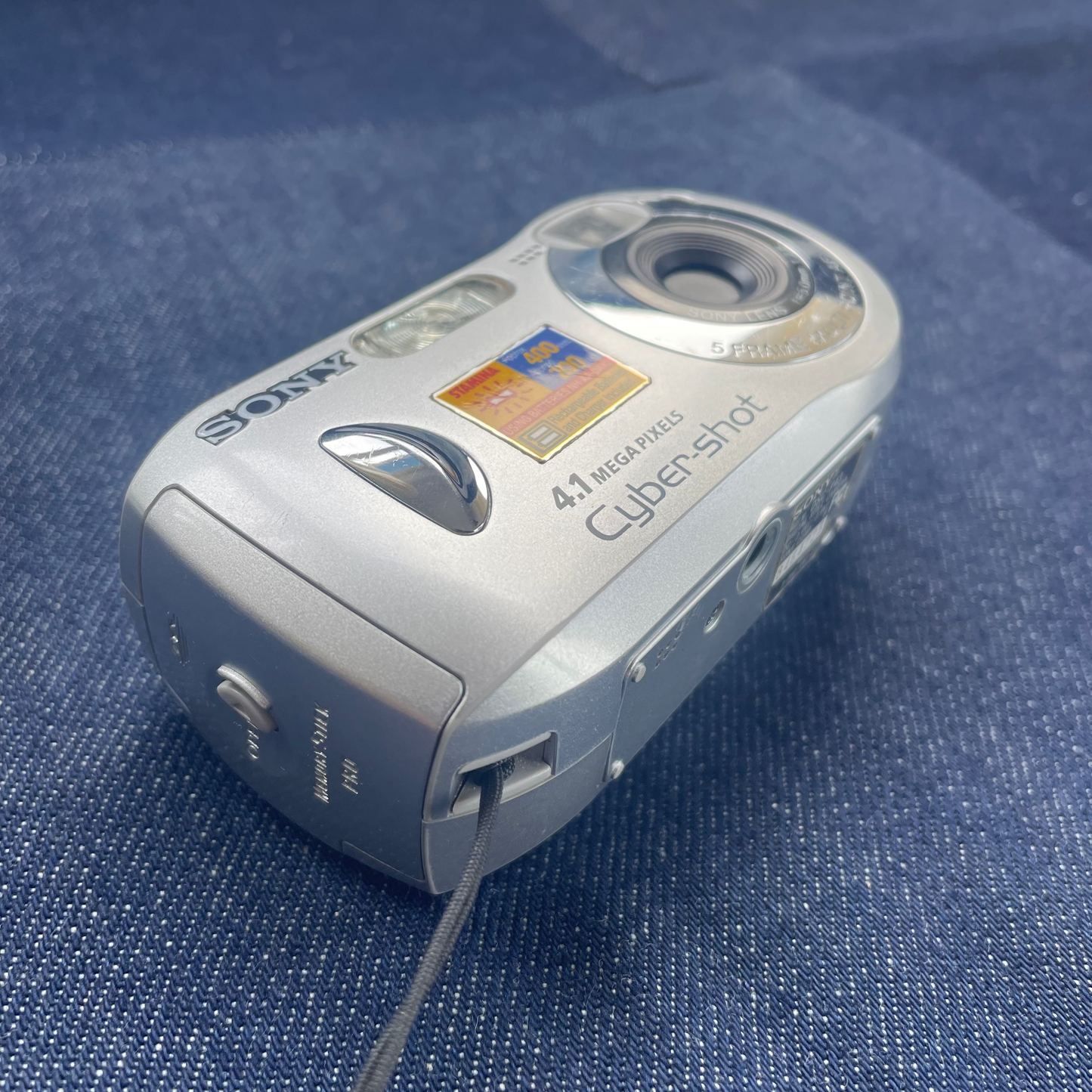 Sony Cybershot DSC-P43 Digital Camera (Colour Chrome)